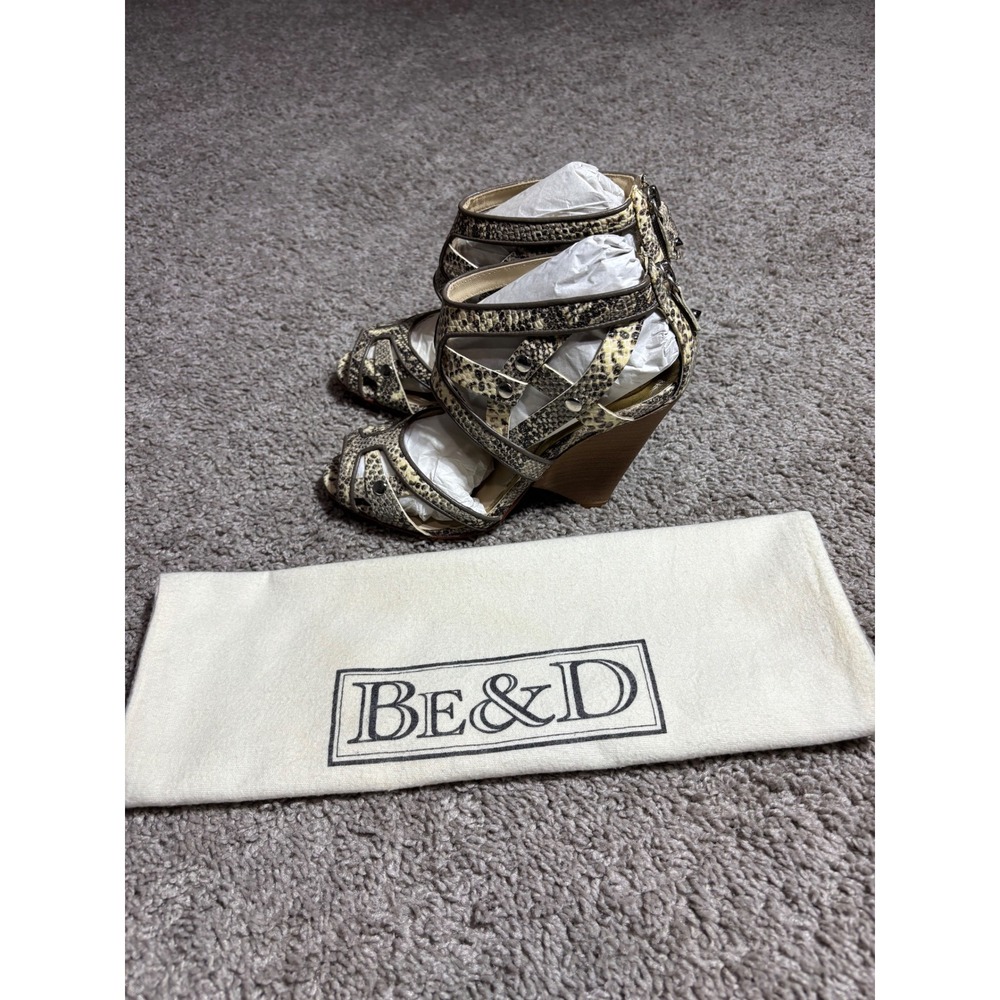 BE&D New York Snakeskin Embossed Leather Strappy Wedge Sandals Studded Grey 36.5